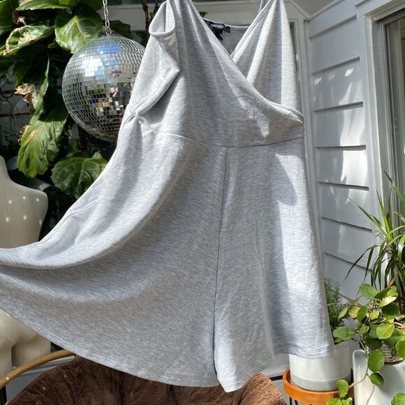 Forever 21 heather gray romper - Picture 7 of 10